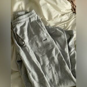 TNA cozy fleece sweatpants